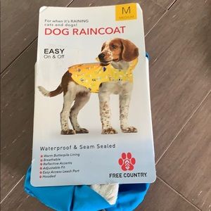 NWT dog raincoat by Free Country waterproof M